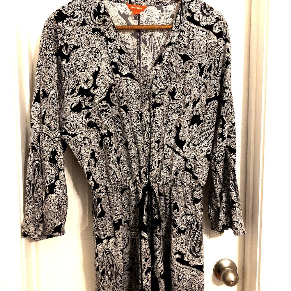 Black & White Paisley Jumper by Joe Fresh sz L
